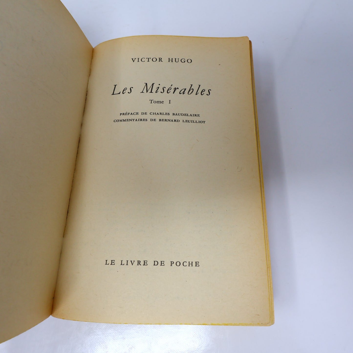 Victor Hugo Lot 5 Livres Les Misérables/Notre-Dame de Paris/Quatrevingt-Treize
