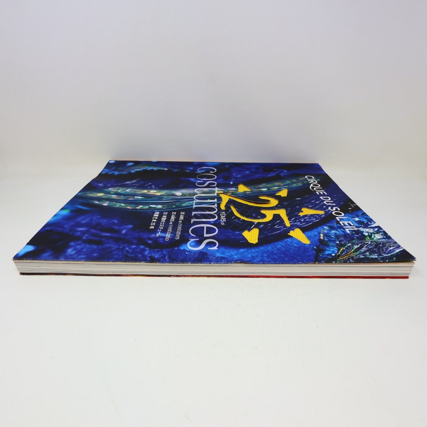 2009 Cirque du Soleil 25 Years of Costumes Ronald Clément Paperback Textil Art