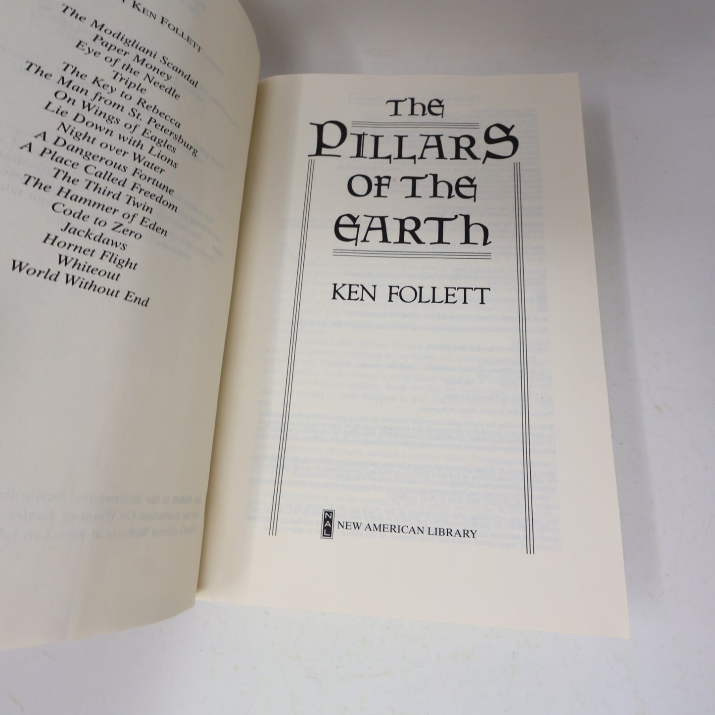 2007 The Pillars of the Earth Ken Follett 4th Print Deluxe Edition Penguin Books