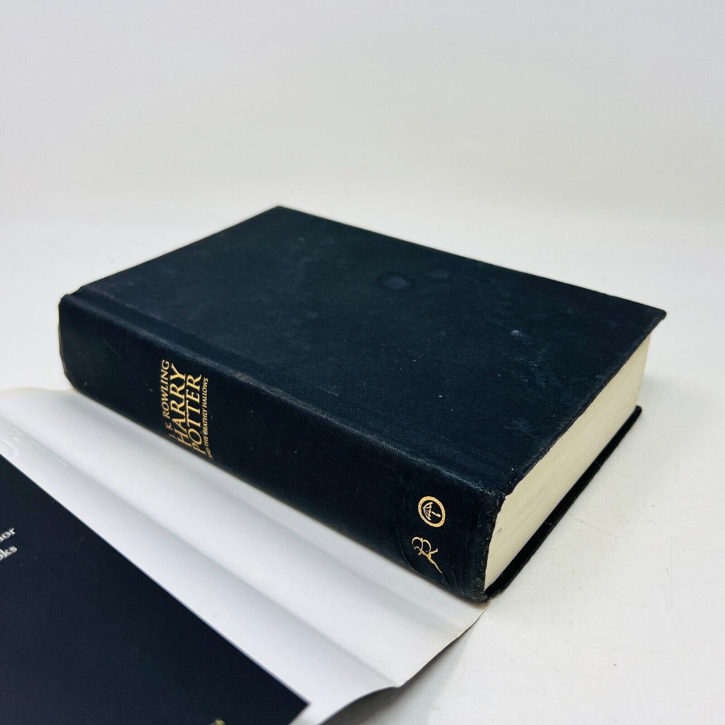 Harry Potter and the Deathly Hallows JK. Rowling Raincoast Black Cover 1st Print