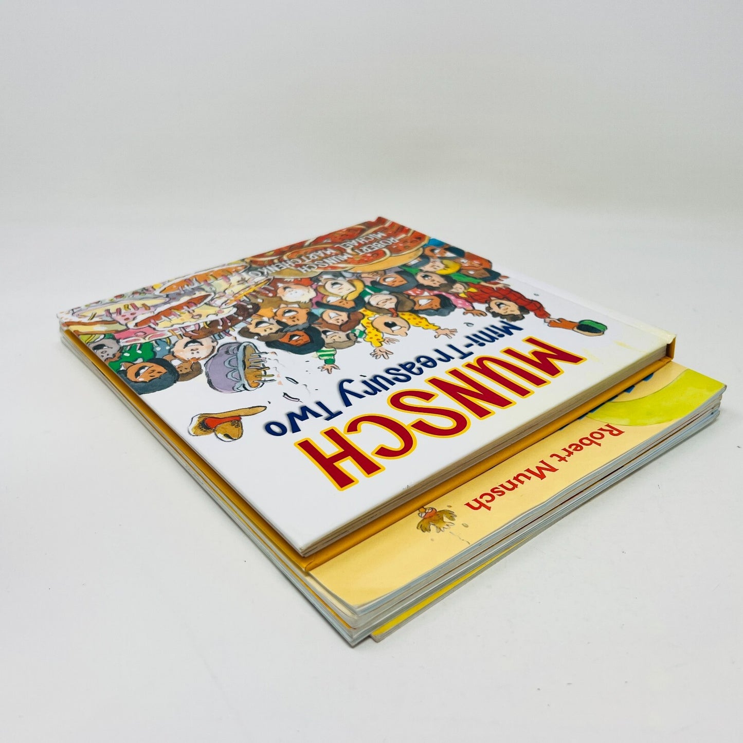 Robert Munsch/Michael Martchenko Lot 6 Children's Books Moose!/Smelly Socks/Roar