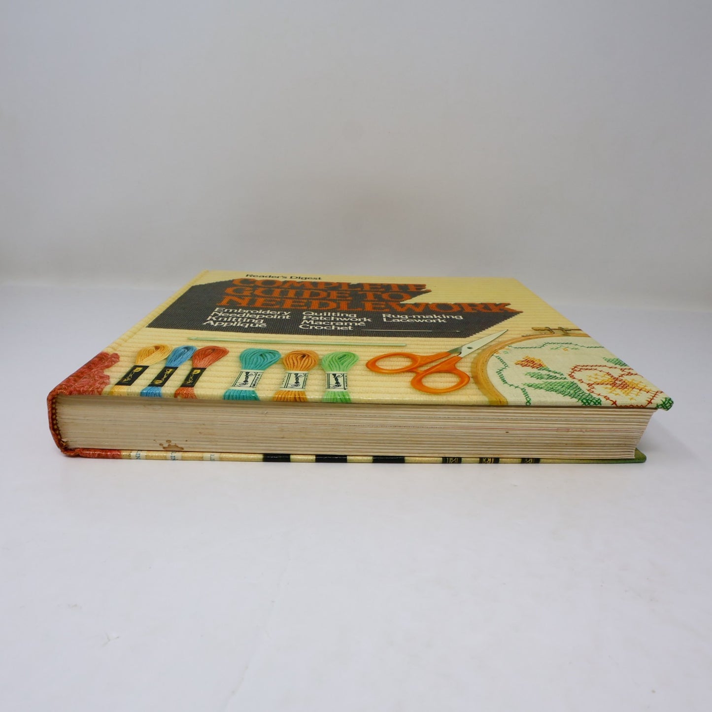 Complete Guide to Needlework Reader's Digest 1979 HC Sewing Leasure 5th Print