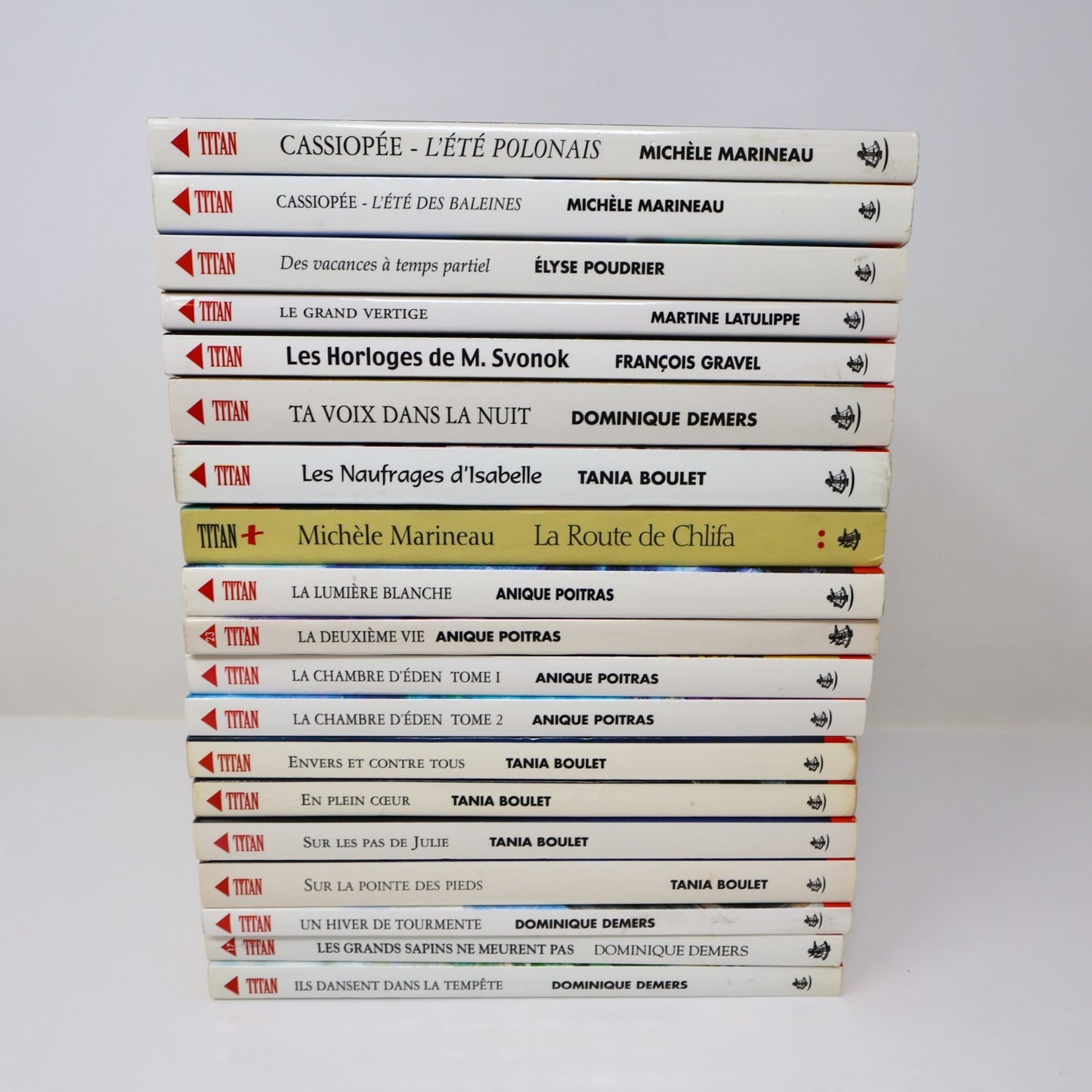 Titan Lot 19 Livres Cassiopée/Chambre d'Éden/Marie Tempête/Julie Jeunes Adultes