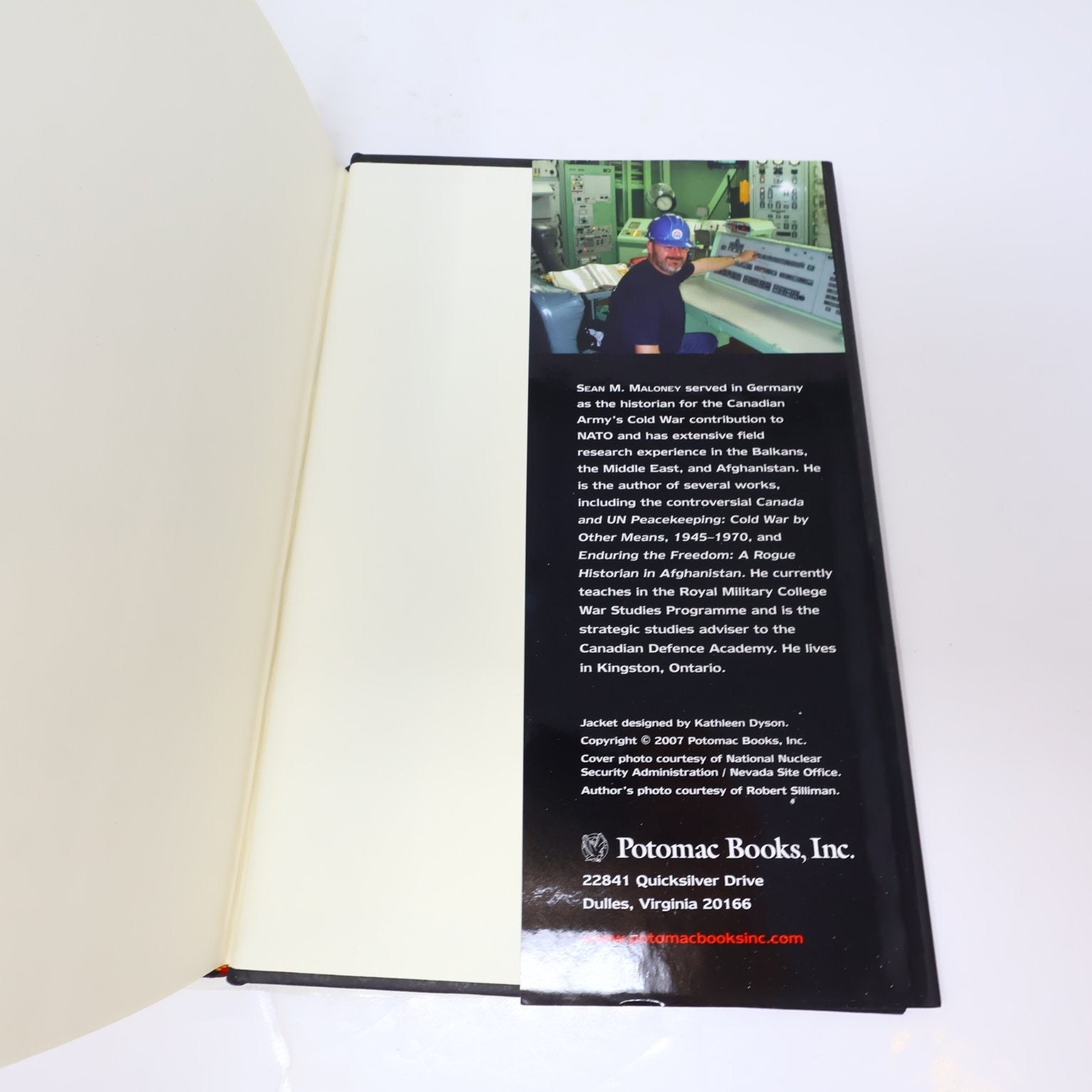 Learning to Love the Bomb Sean M. Maloney 2007 1st Edition/Print Canada Cold War