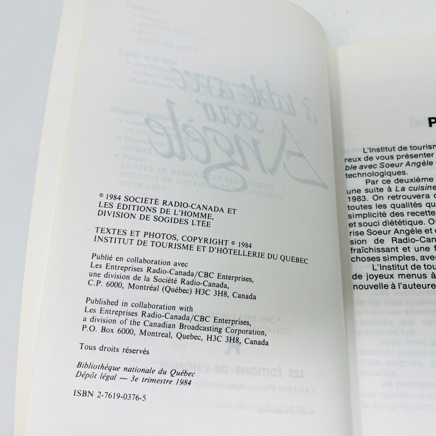 1984 À Table avec Sœur Angèle Livre de Recettes Cuisine Français Cookbook Soeur