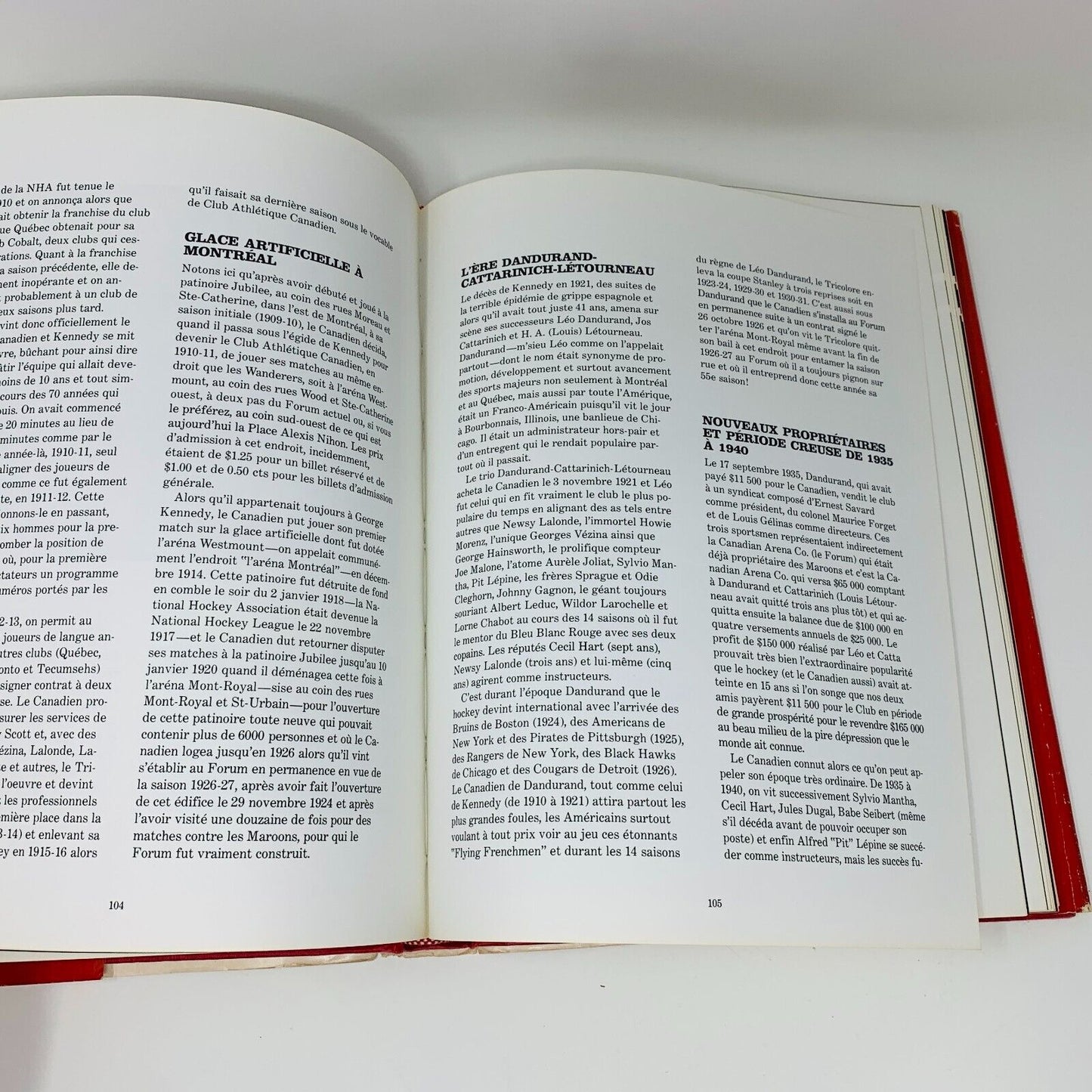 1981 Les Canadiens de Montréal Une Dynastie de Hockey Signé Claude Mouton Livre