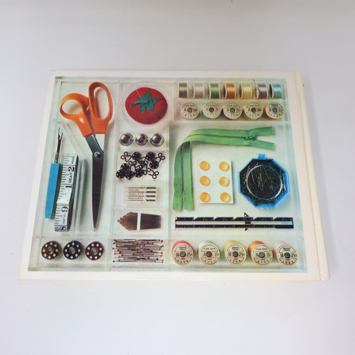 1976 Guide de la Couture Pratique et Créative Reader's Digest Français Hardcover
