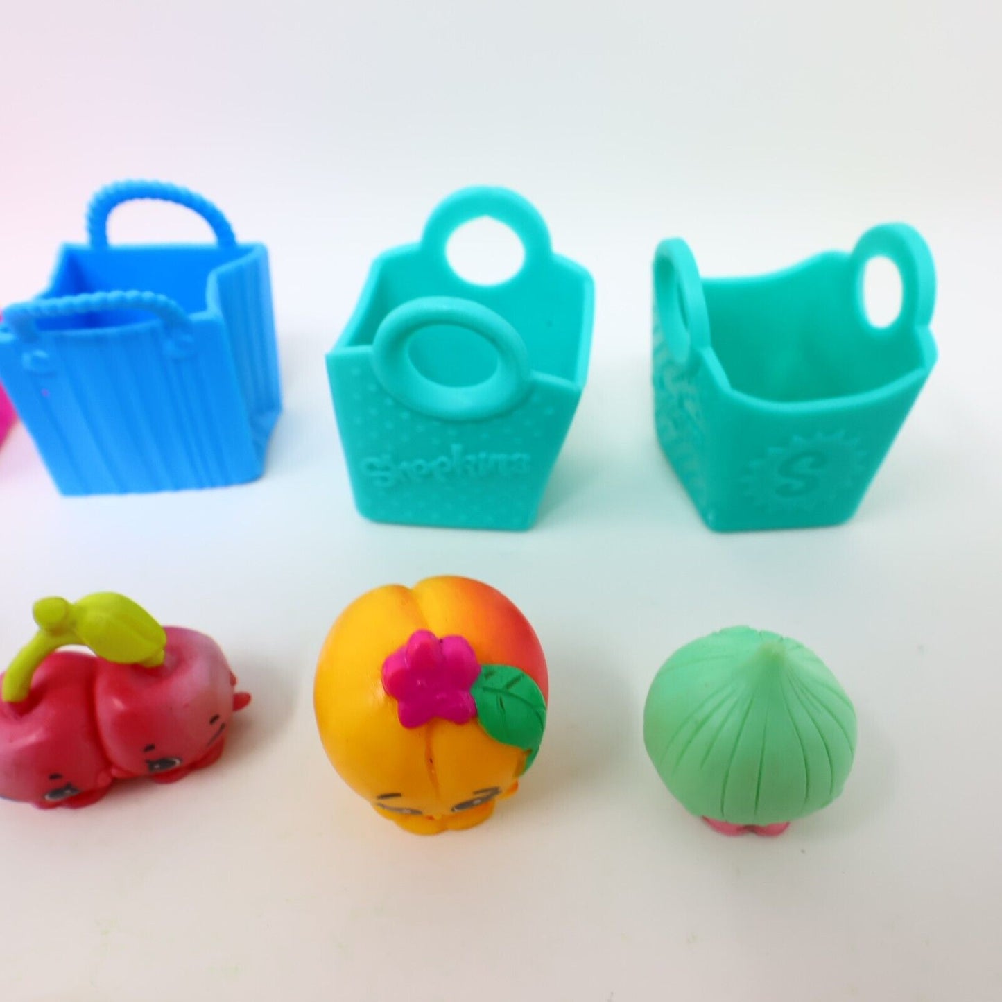 Lot of 24 Shopkins Figures Toys Mixed Fruits Vegetables Peach Apple Onion Moose