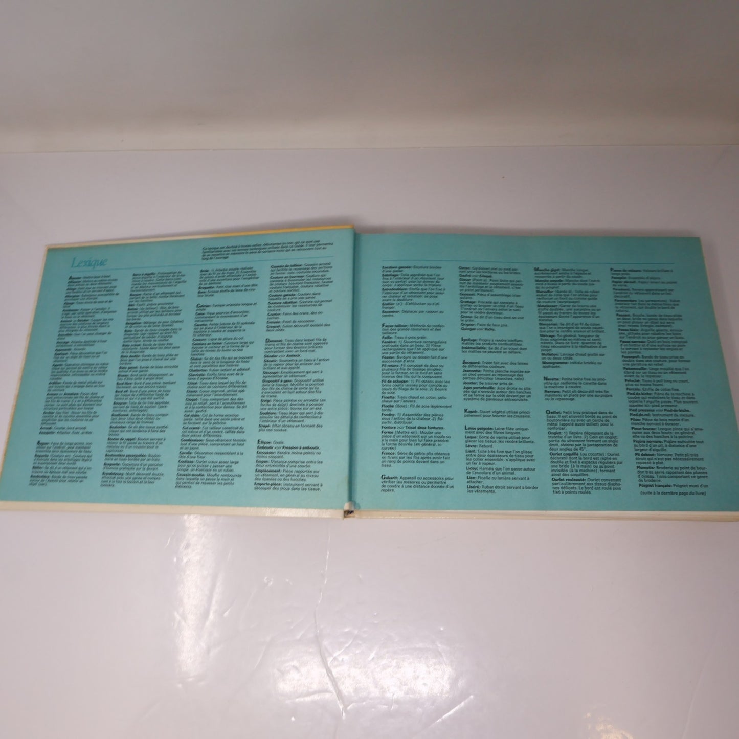 Guide de la Couture Pratique et Créative 1979 HC Reader's Digest Français Livre