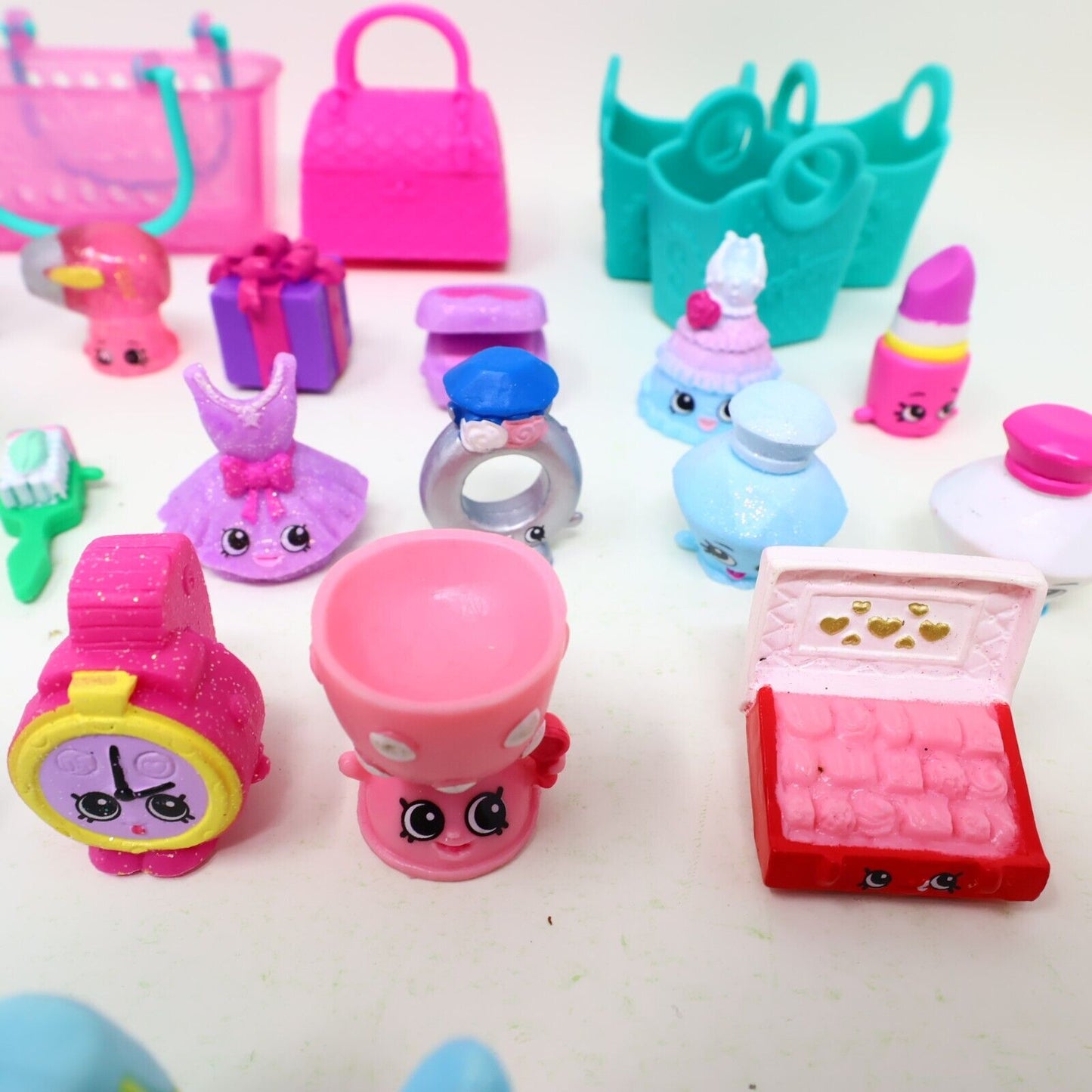 Lot of 21 Shopkins Figures Toys Mixed Makeup Parfume Dresses Gifts Baskets Moose