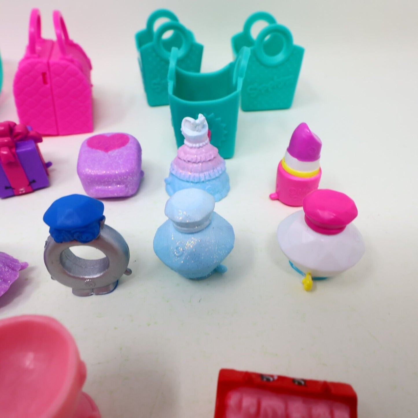 Lot of 21 Shopkins Figures Toys Mixed Makeup Parfume Dresses Gifts Baskets Moose