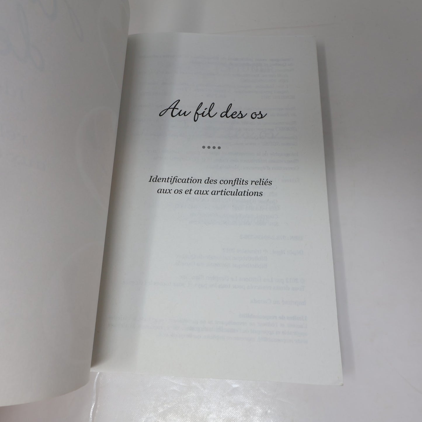 Au Fil des Os Fortuner Thibault Dauphin Blanc 2012 PB Français French Paperback