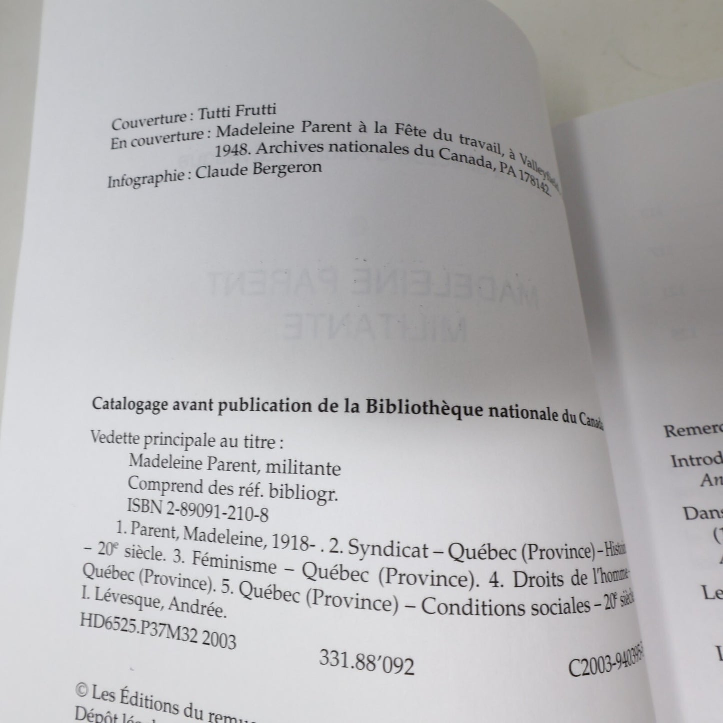 Livre Signé Madeleine Parent Militante Andrée Lévesque 2003 Remue-ménage Société