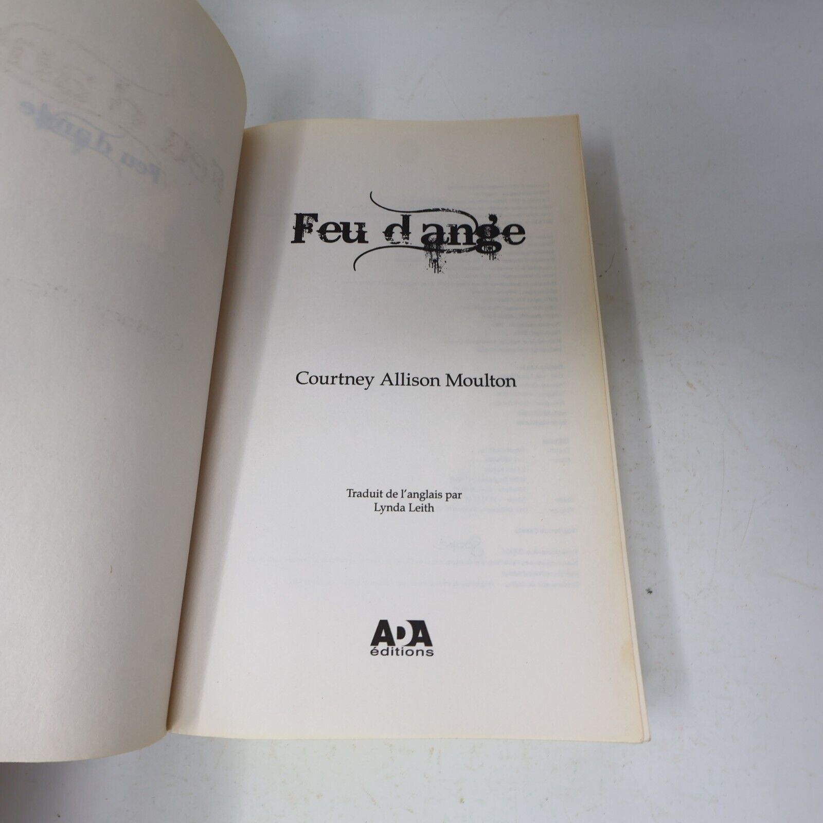 Feu d'Ange #1 Courtney Allison Moulton 2013 Ada Français Paperback Fantasy Livre