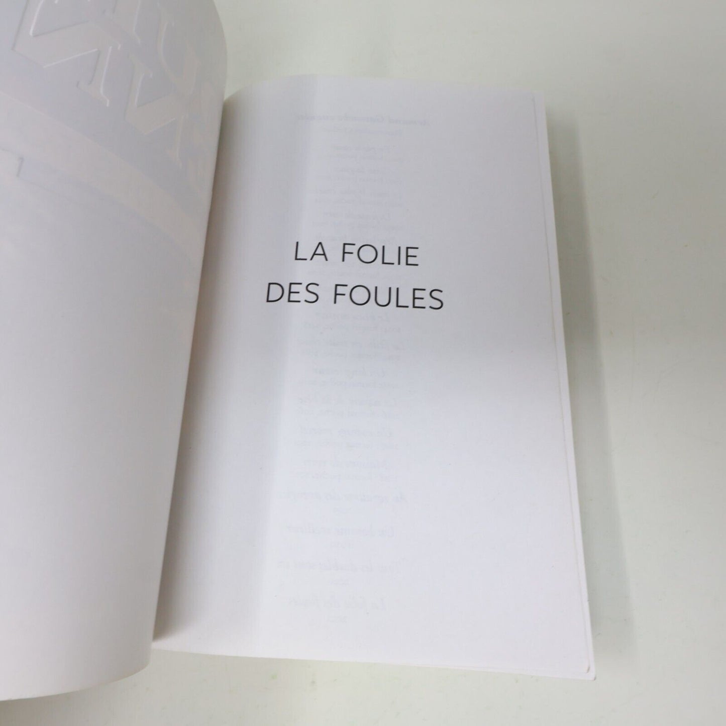 2021 La Folie des Foules Louise Penny Roman Policier Armand Gamache Enquête #17