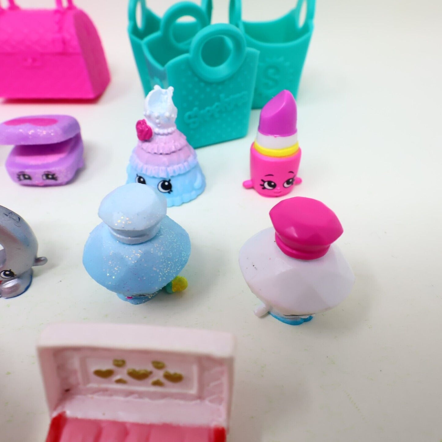 Lot of 21 Shopkins Figures Toys Mixed Makeup Parfume Dresses Gifts Baskets Moose