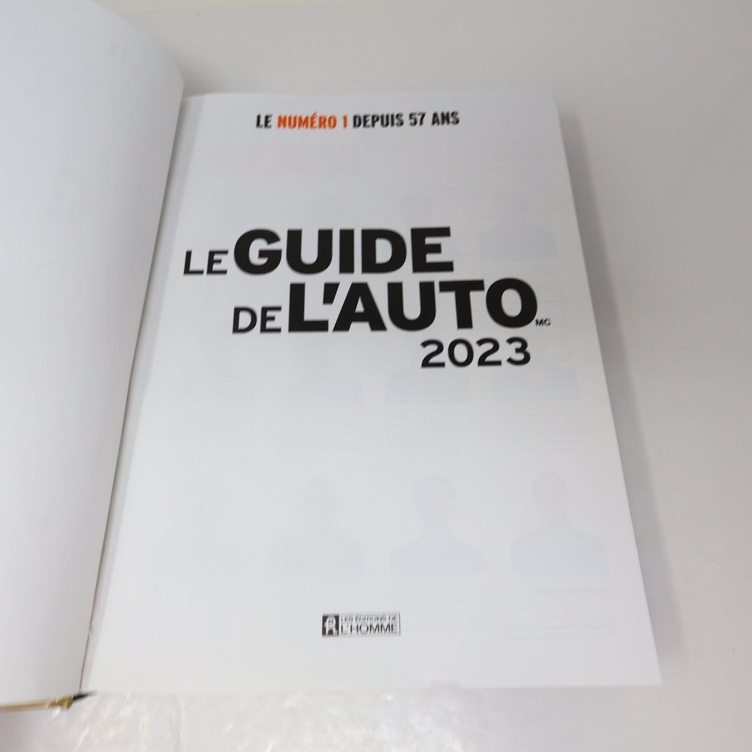 L'Annuel de l'Automobile & Le Guide de L'Auto 2023 Lot 2 Livres Voitures Chars