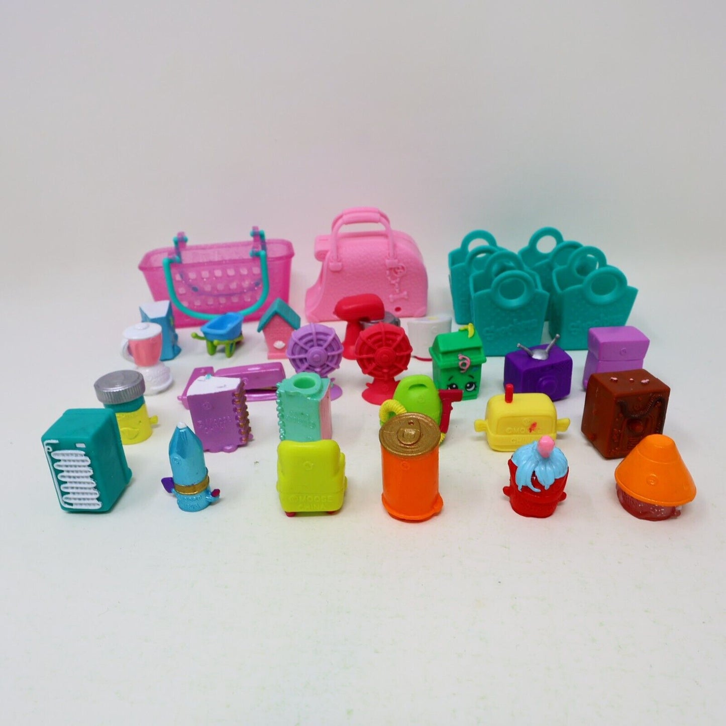 Lot of 25 Shopkins Figures Toys Mixed Furniture Home TV Books Fan Baskets Moose