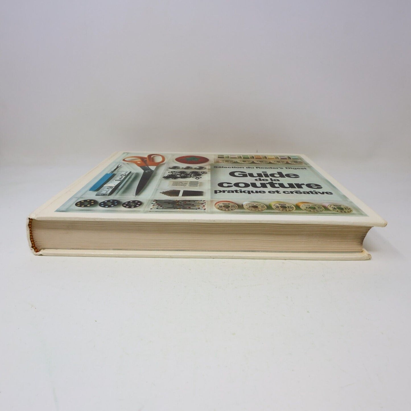 1976 Guide de la Couture Pratique et Créative Reader's Digest Français Hardcover