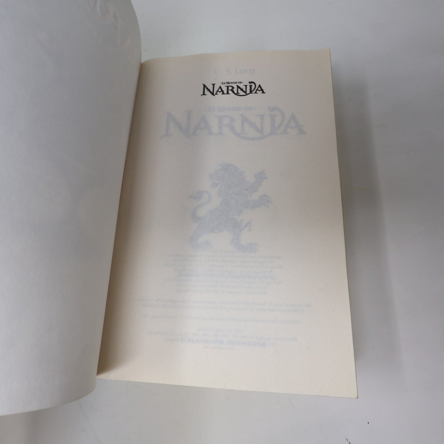 2006 Le Monde de Narnia C.S. Lewis Fantasy Fantastique Omnibus Illustré Français