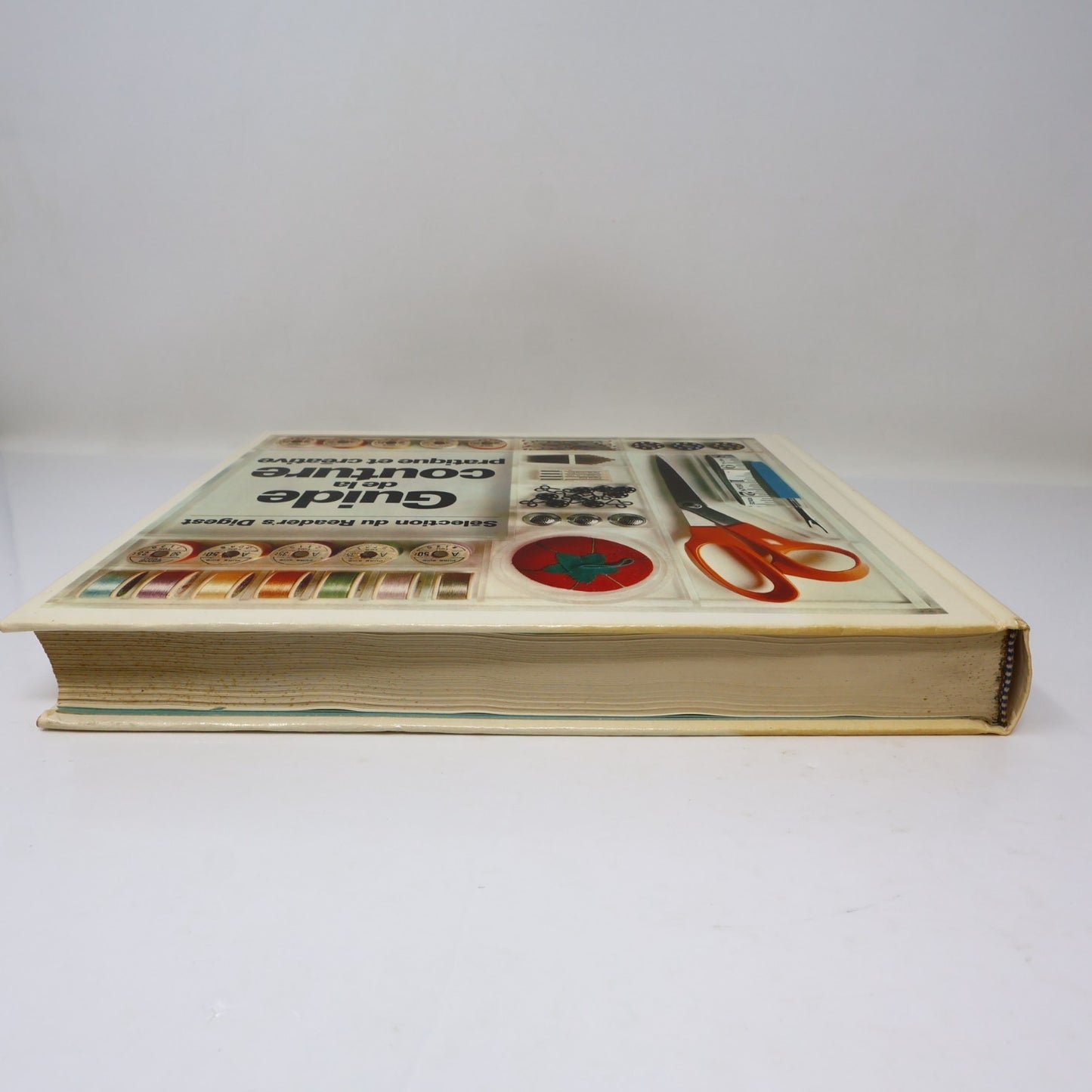 Guide de la Couture Pratique et Créative 1979 HC Reader's Digest Français Livre
