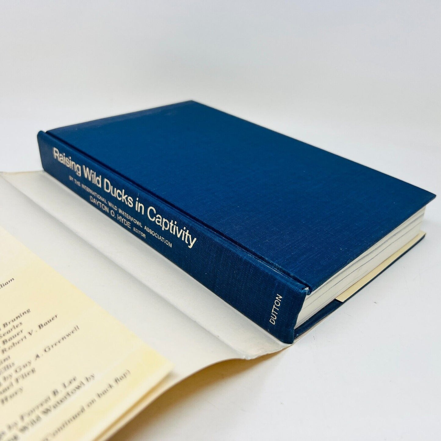 1974 Raising Wild Ducks in Captivity by Dayton O. Hyde Hardcover DJ Dutton IWWA