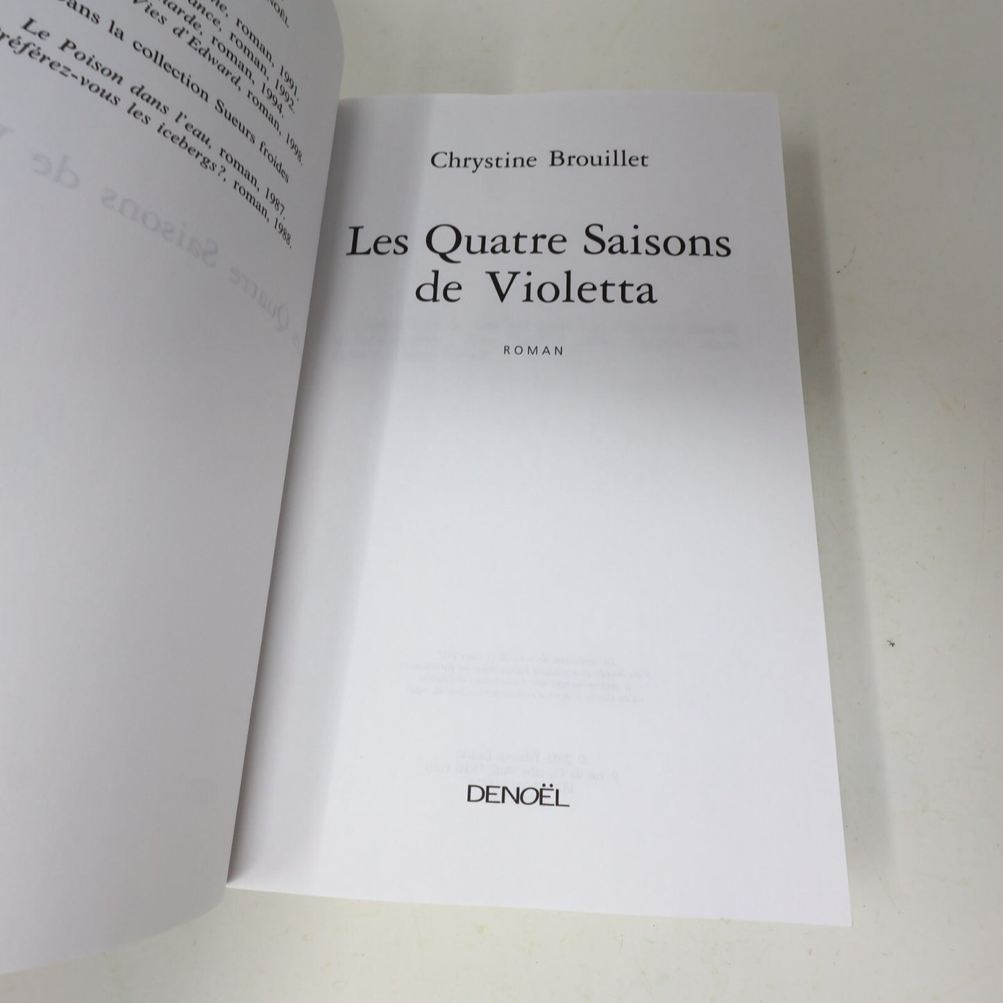 Chrystine Brouillet Lot 8 Livres Marie Laflamme/Le Collectionneur/Chère Voisine