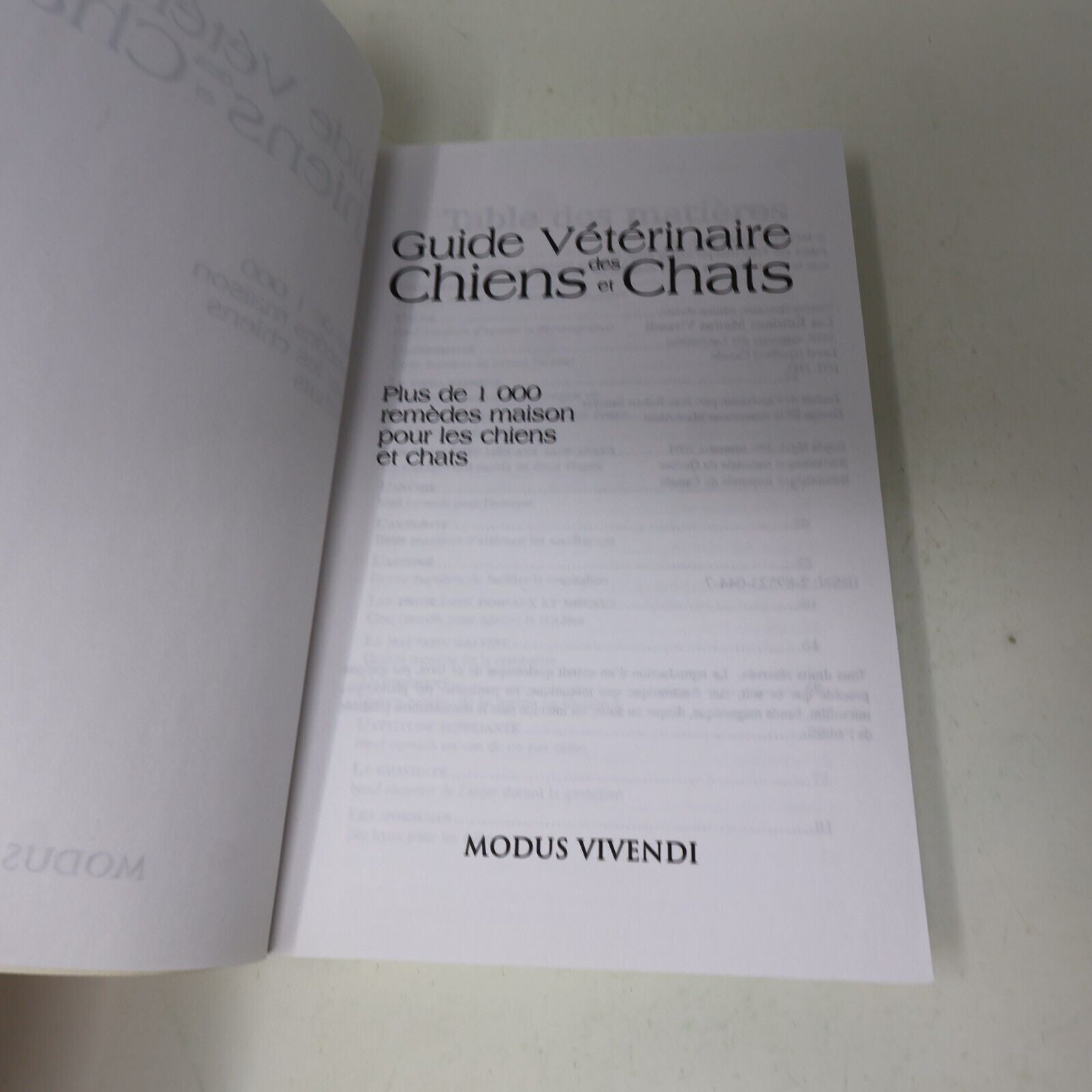 2001 Guide Vétérinaire des Chiens et Chats Plus de 1000 Remèdes Maison Animaux