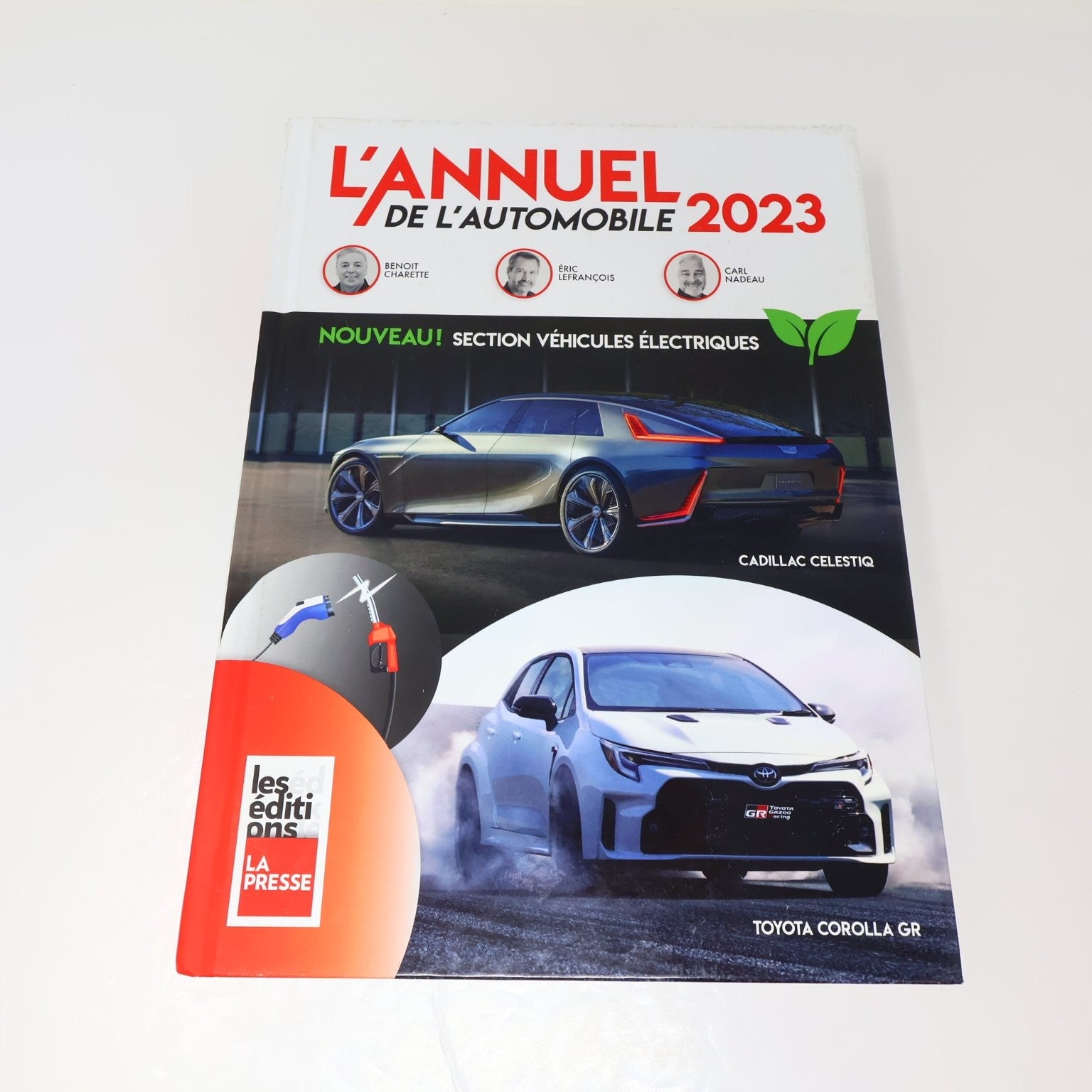 L'Annuel de l'Automobile & Le Guide de L'Auto 2023 Lot 2 Livres Voitures Chars