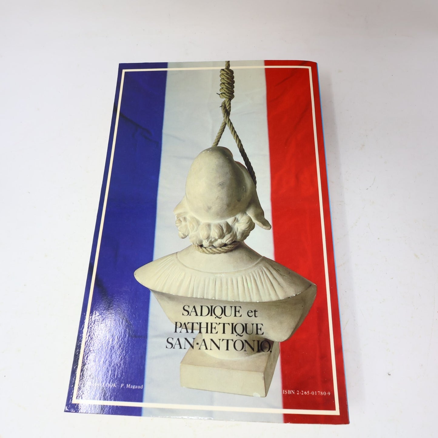 San-Antonio Y A-T-Il un Français dans la Salle? Lot 2 Livres Crime Humour 80s PB