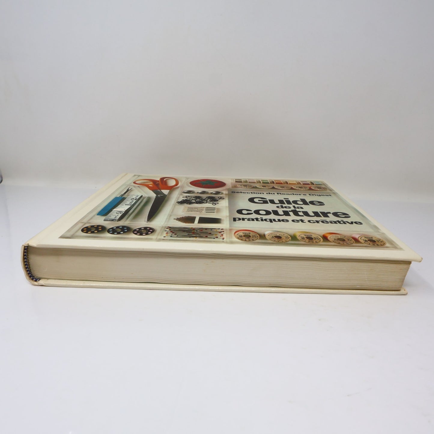 Guide de la Couture Pratique et Créative 1979 HC Reader's Digest Français Livre