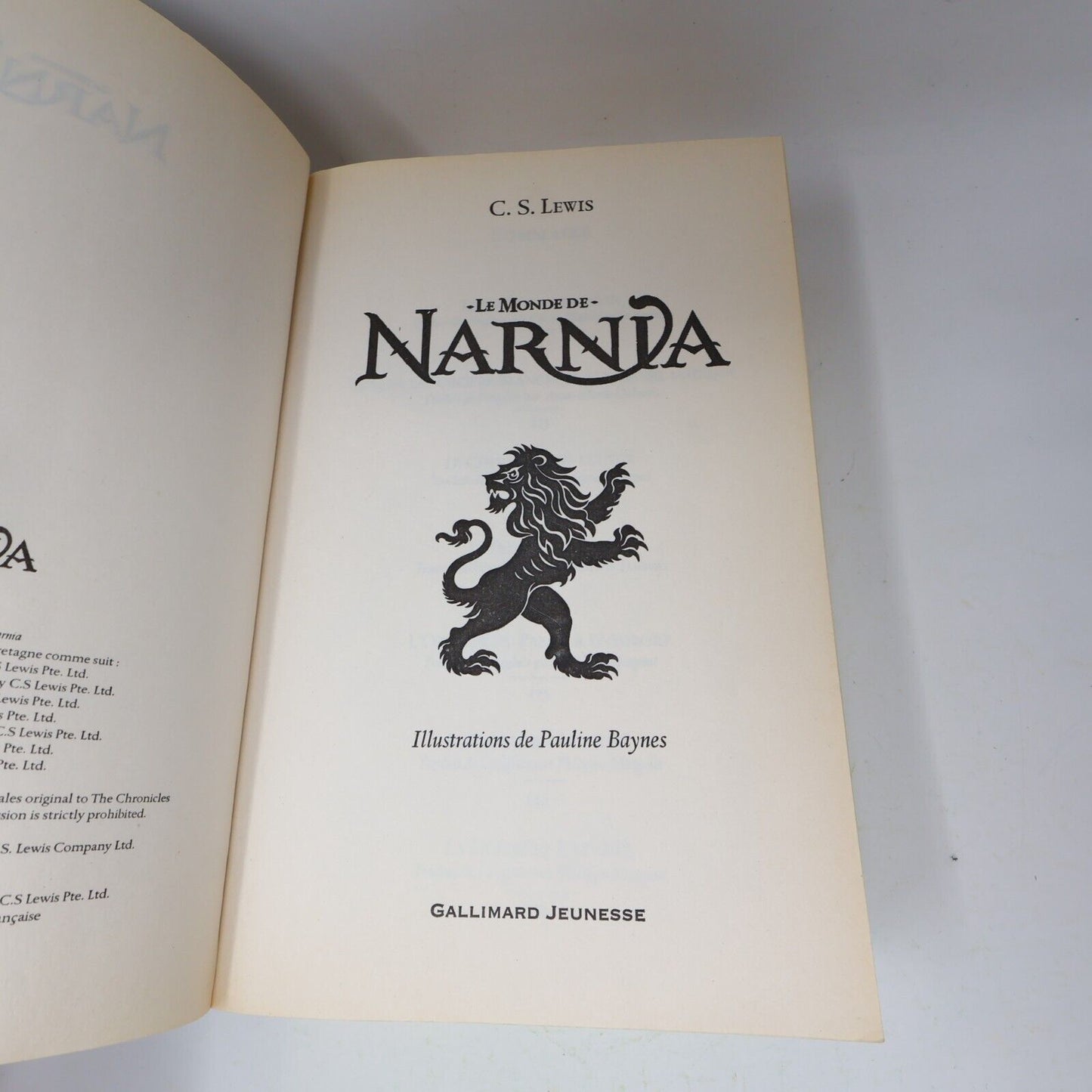 2005 Le Monde de Narnia C.S. Lewis Fantasy Fantastique Omnibus Gallimard Livre