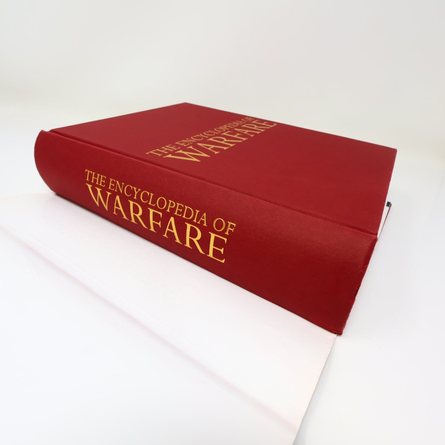 The Encyclopedia of Warfare Dennis Showalter 2014 Illustrated Military History