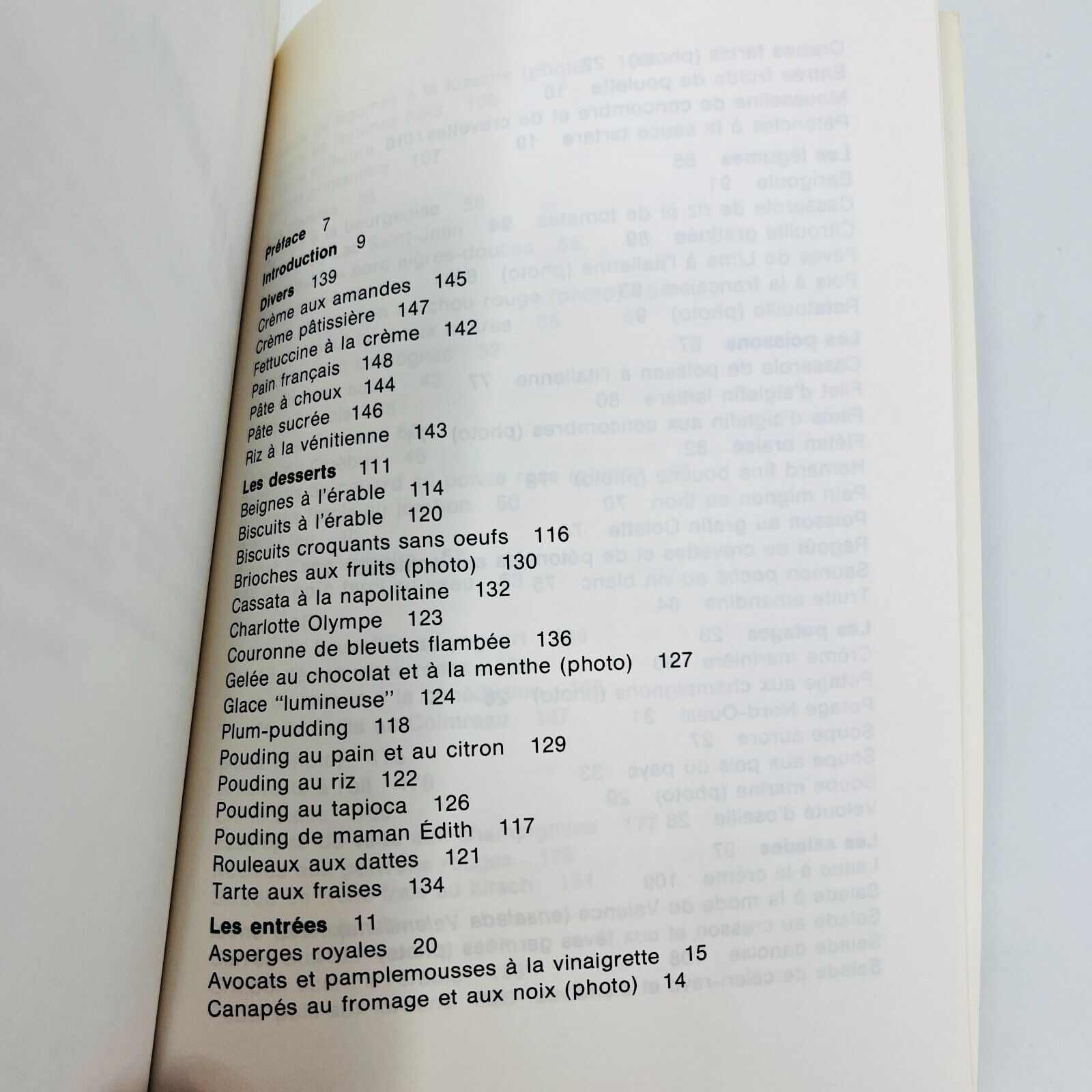 1984 À Table avec Sœur Angèle Livre de Recettes Cuisine Français Cookbook Soeur