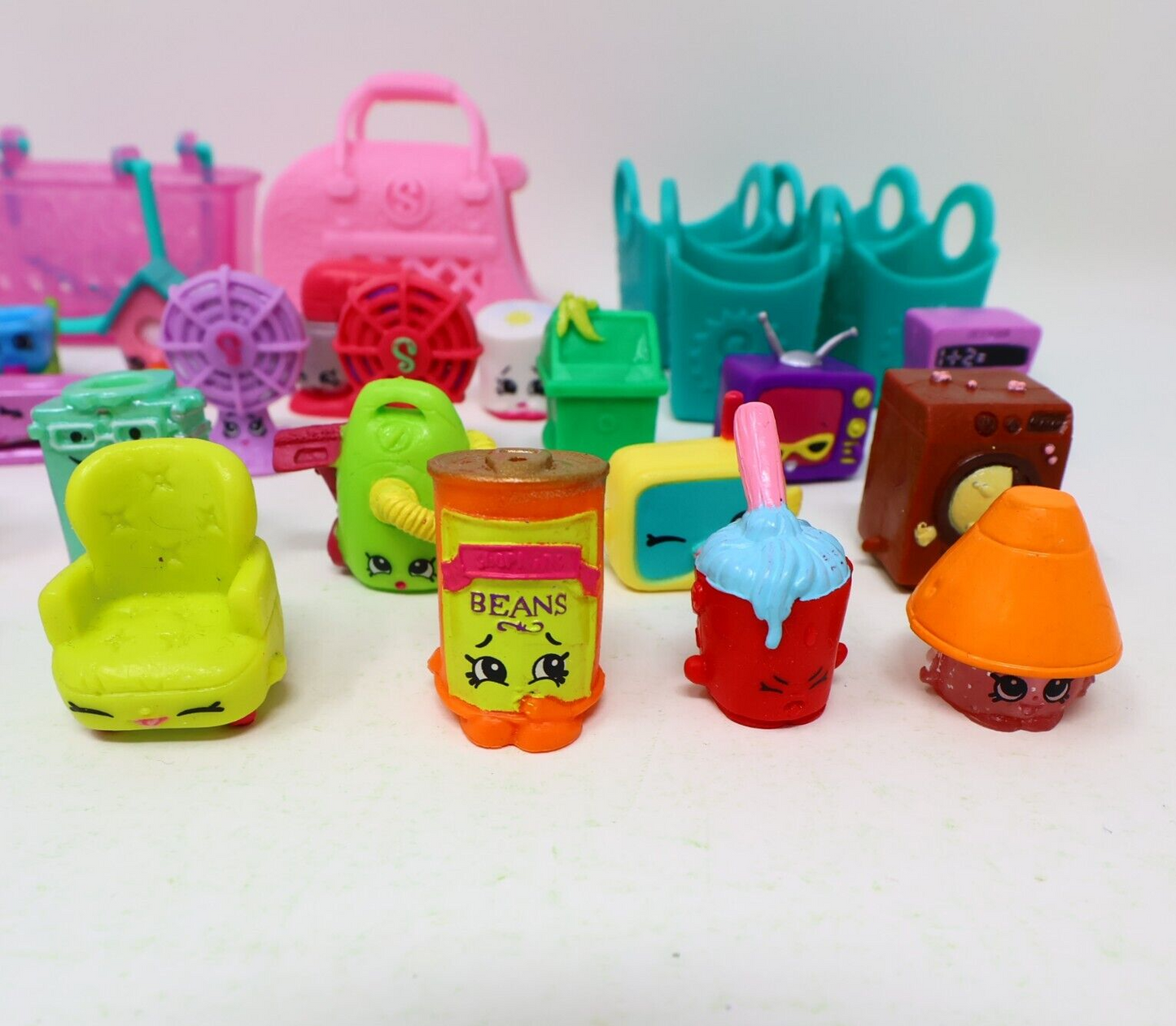 Lot of 25 Shopkins Figures Toys Mixed Furniture Home TV Books Fan Baskets Moose