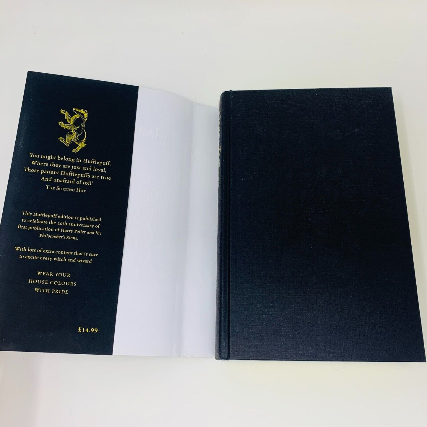 2017 Harry Potter and the Philosopher's Stone Hufflepuff Edition HC Bloomsburry