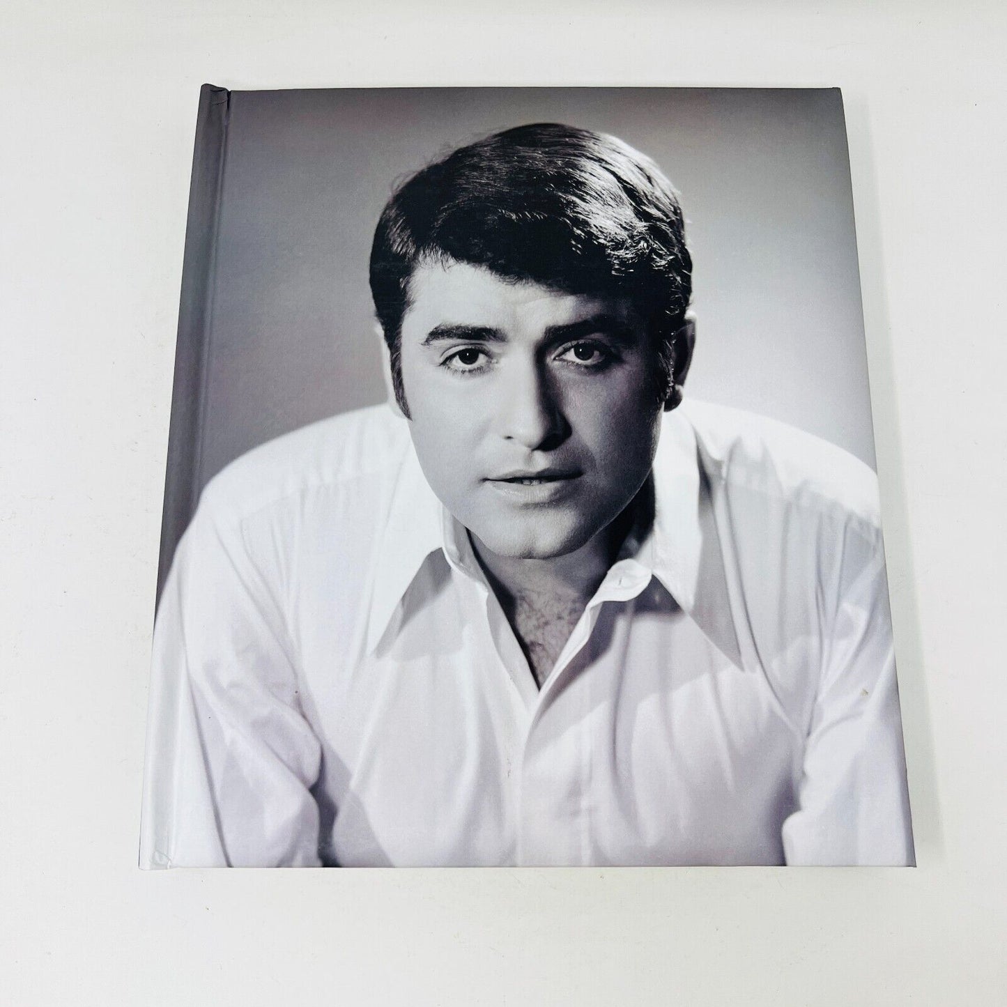 Livre Signé Michel Louvain Sans Âge de Benoit Gignac 2014 Caractère Chanteur