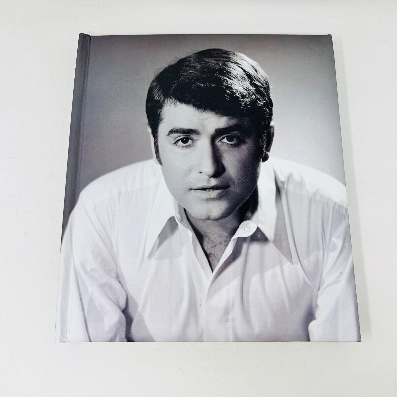 Livre Signé Michel Louvain Sans Âge de Benoit Gignac 2014 Caractère Chanteur