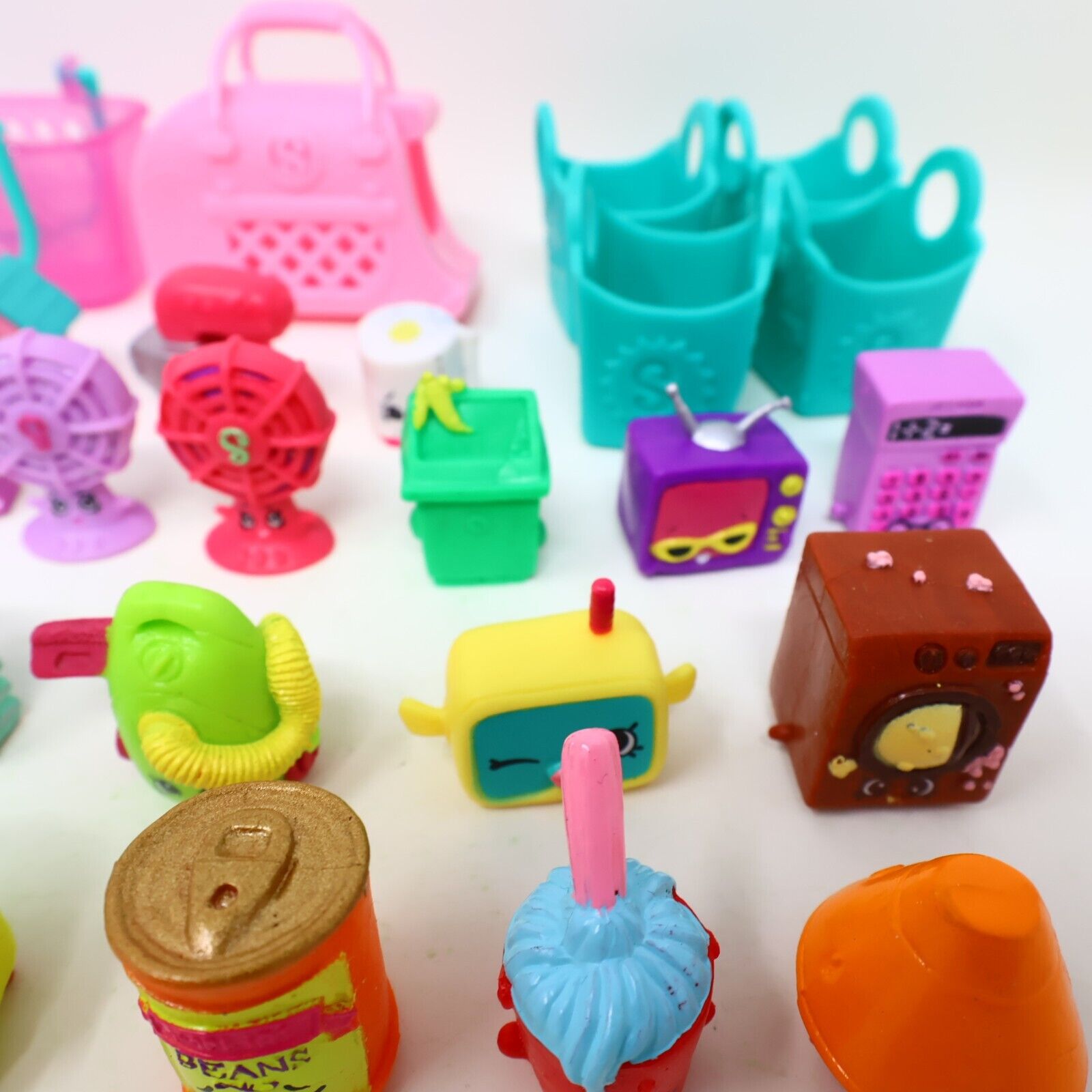 Lot of 25 Shopkins Figures Toys Mixed Furniture Home TV Books Fan Baskets Moose