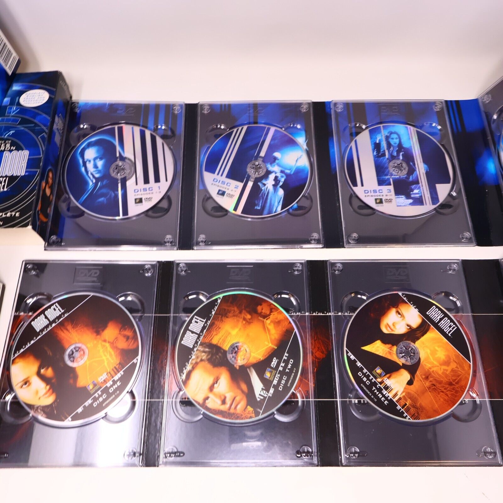 Dark Angel #1-2 DVD Complete Series James Cameron English/Français L'Ange Noir