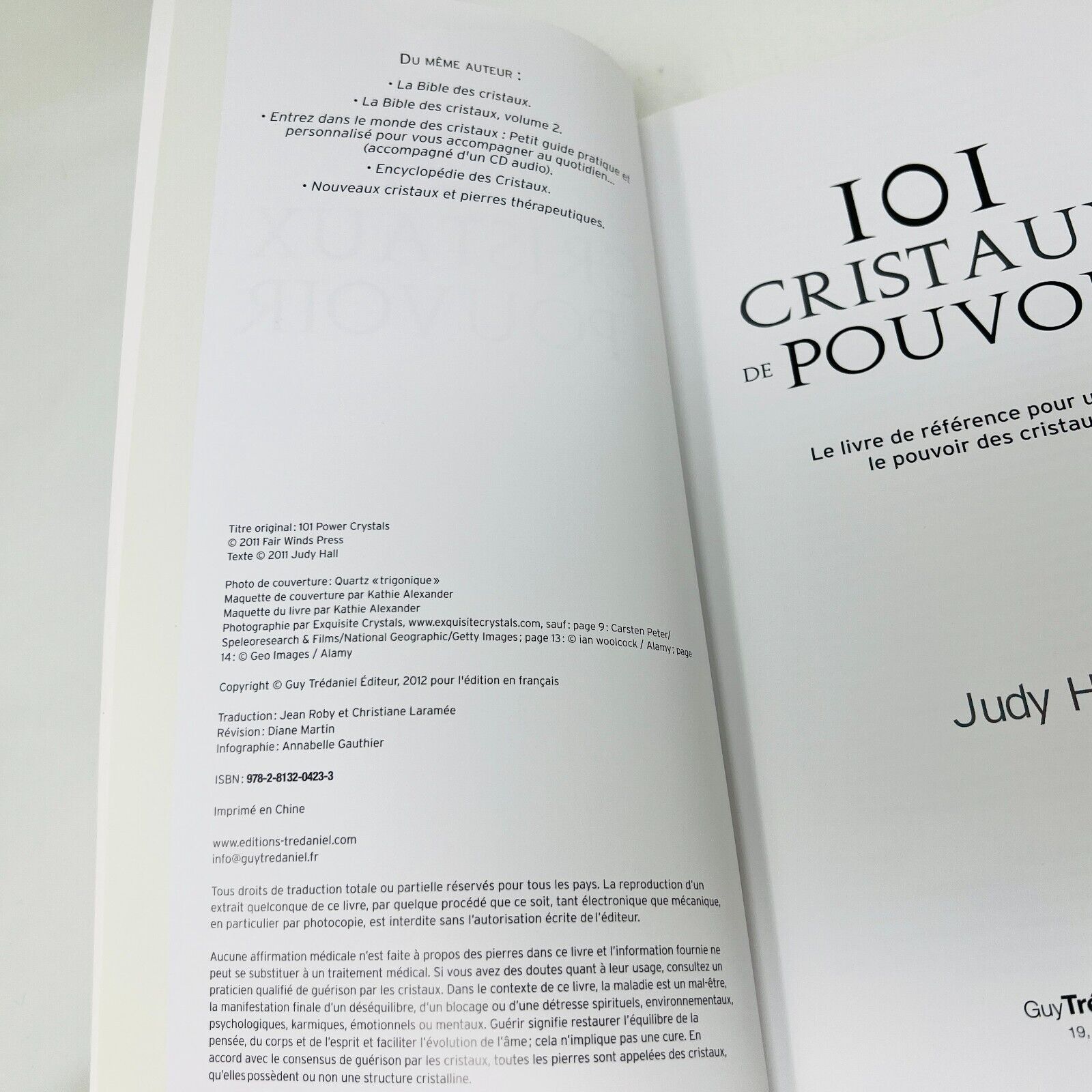 101 Cristaux de Pouvoir de Judy Hall en Français Guy Trédaniel Éditeur 2012