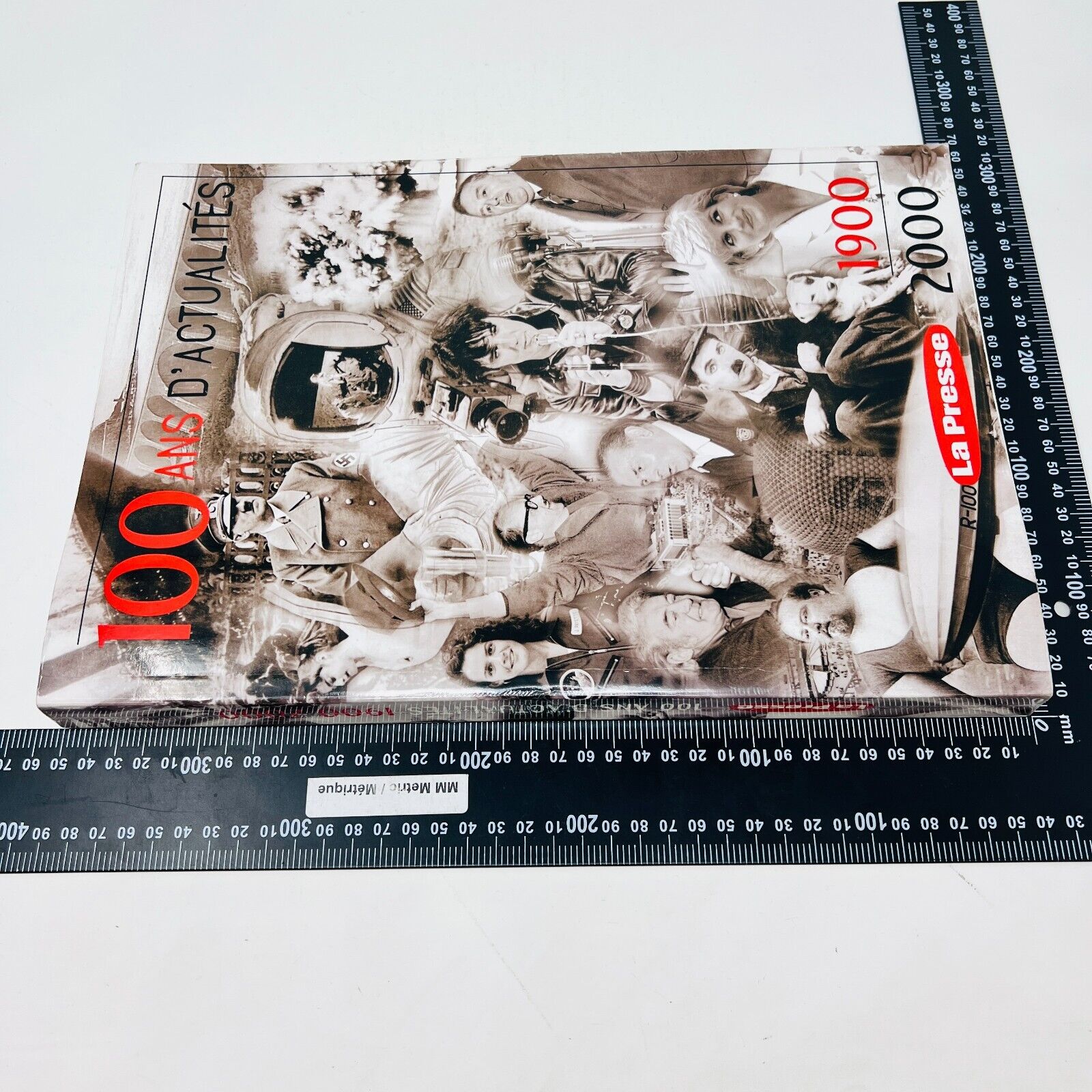100 Ans d'Actualités La Presse 1900-2000 Articles du Journal Livre Rétrospective