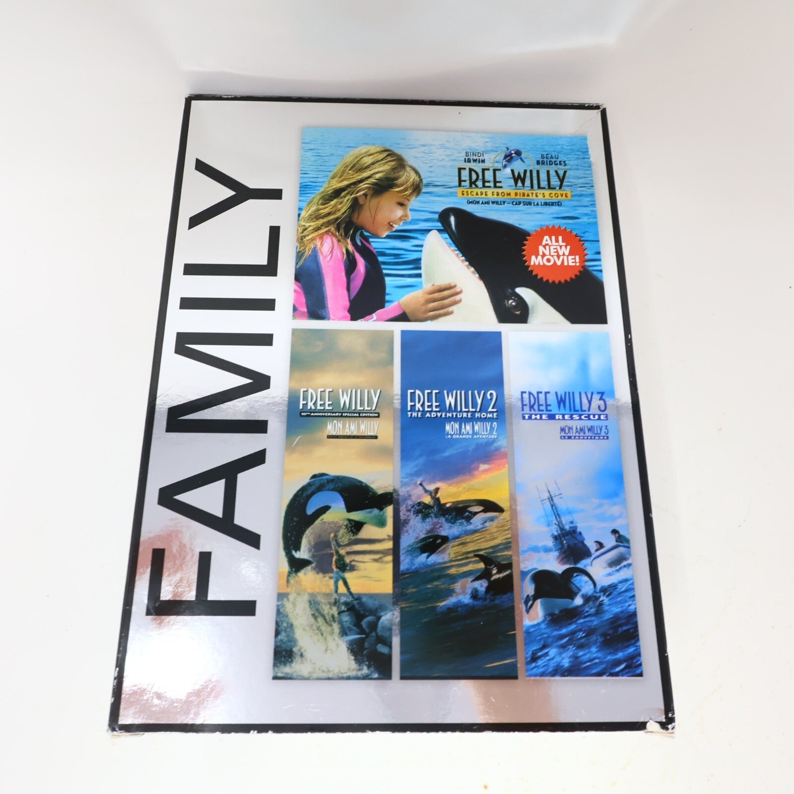 Free Willy/Mon Ami Willy #1-2-3 + Escape From Pirate's Cove Familly DVD Box Set