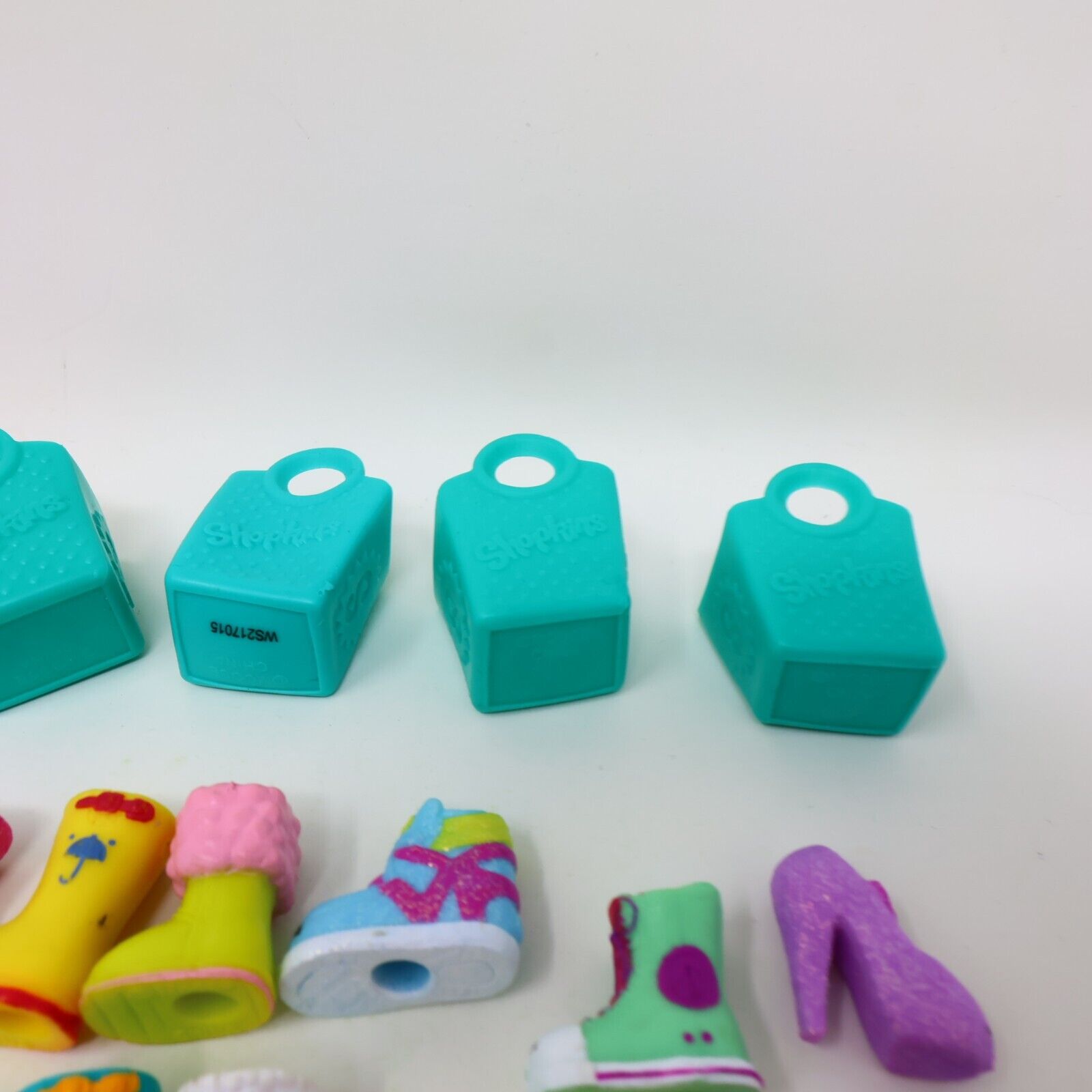 Lot of 21 Shopkins Figures Toys Mixed Boots Shoes High Heels Baskets Moose