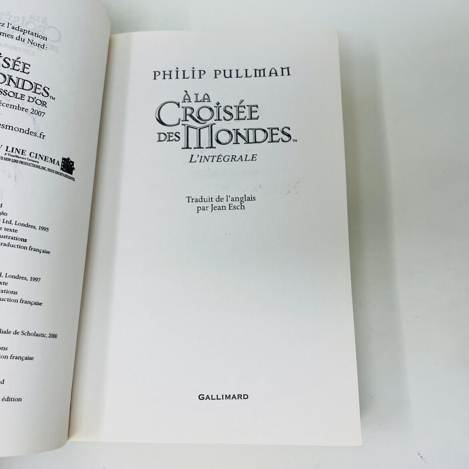 À la Croisée des Mondes l'Intégrale de Philip Pullman Omnibus Gallimard Français