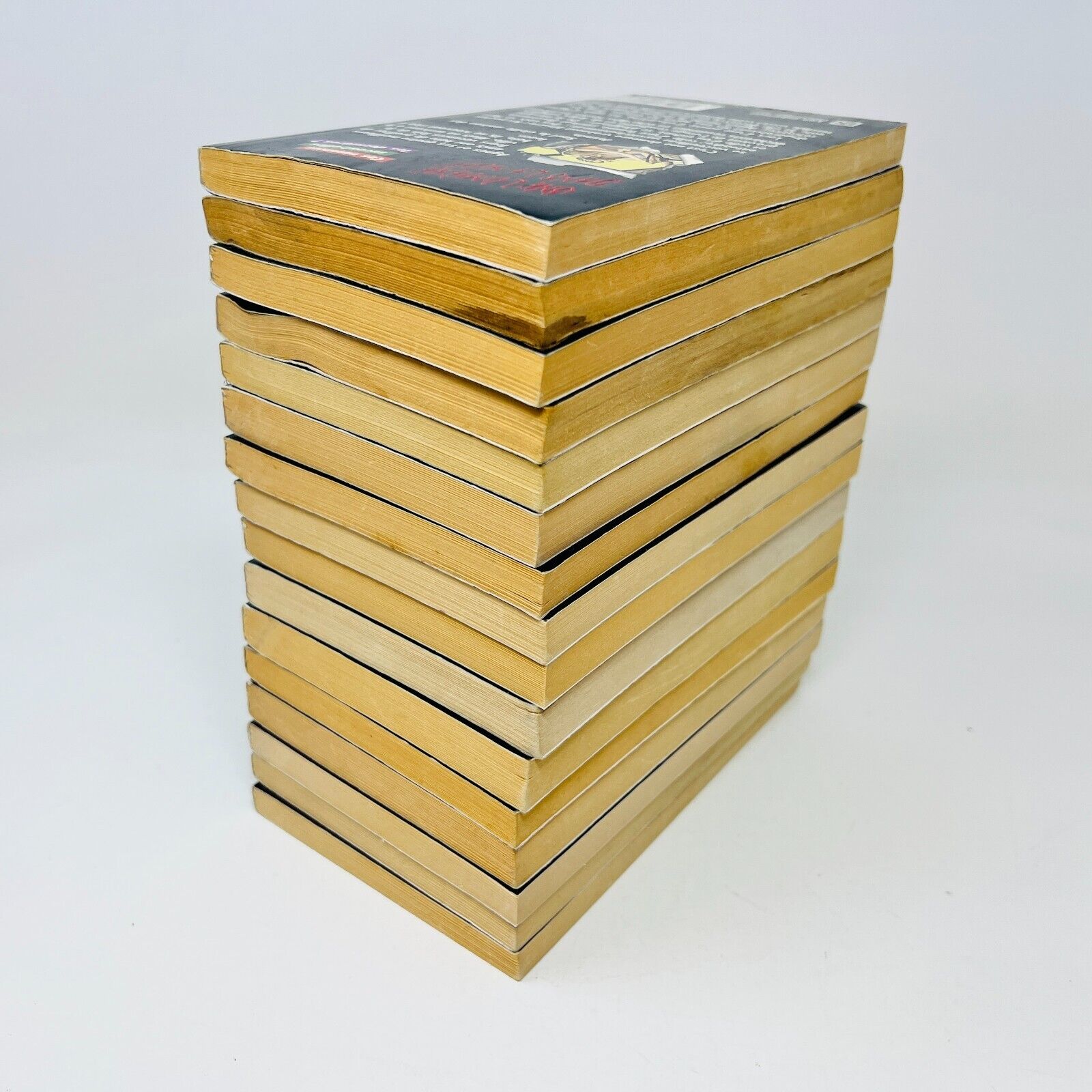 Frissons Lot 16 Livres EH Cauchemars/Menaces/La Cible/Jumelles Stine Français