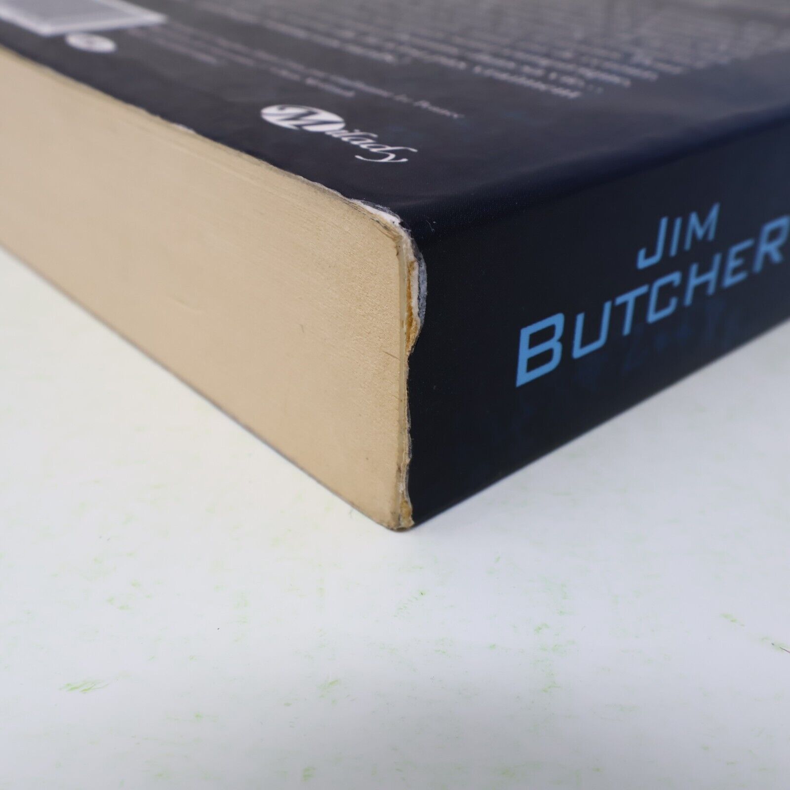 2010 Les Dossiers Dresden #5 Suaire Froid de Jim Butcher Milady Français Livre