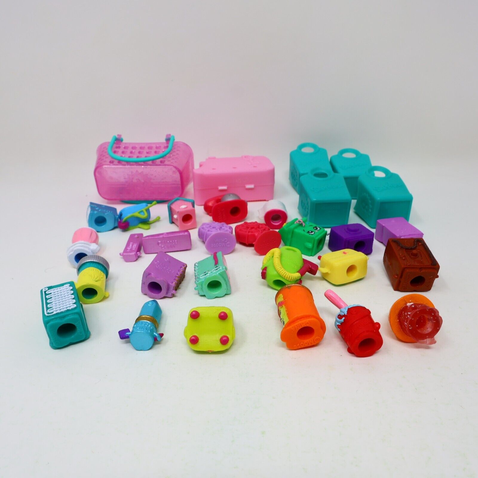Lot of 25 Shopkins Figures Toys Mixed Furniture Home TV Books Fan Baskets Moose