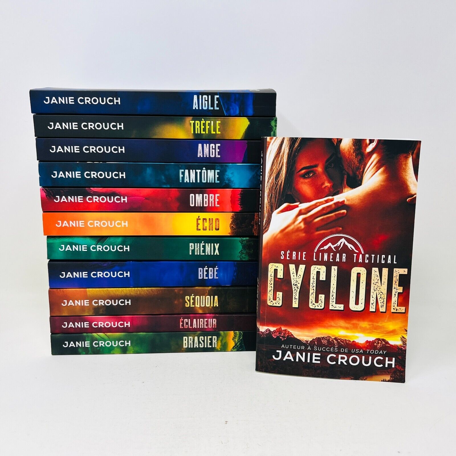 Lot de 12 Livres Linear Tactical #1-9 11-13 Janie Crouch Français/French Romance