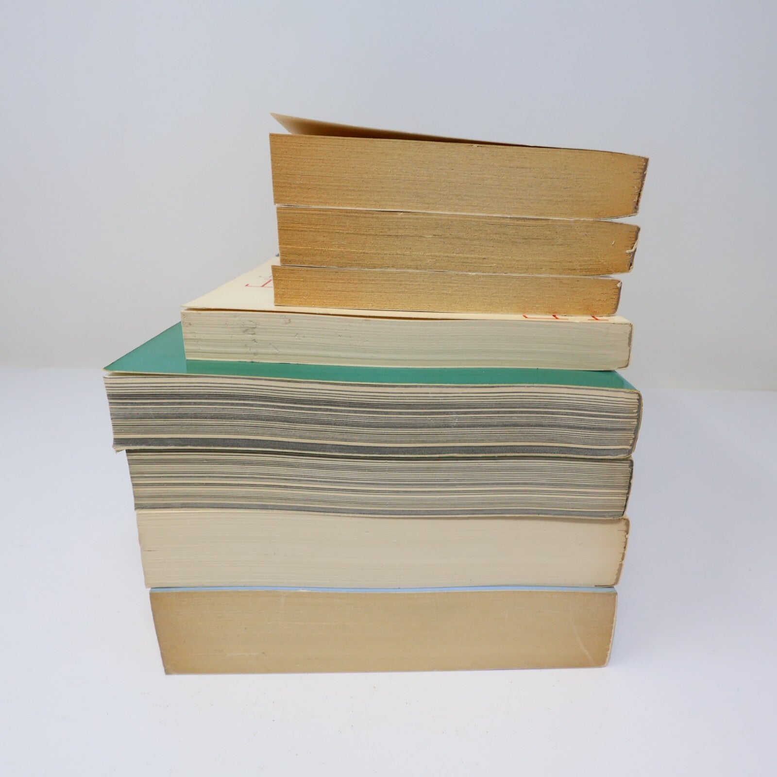 Yves Thériault Lot 8 Livres Agaguk/Quête de l'Ourse/Le Dernier Havre Roman PB